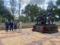 Сегодня произошло знаменательное для Самарской области событие - открытие памятника медицинским работникам